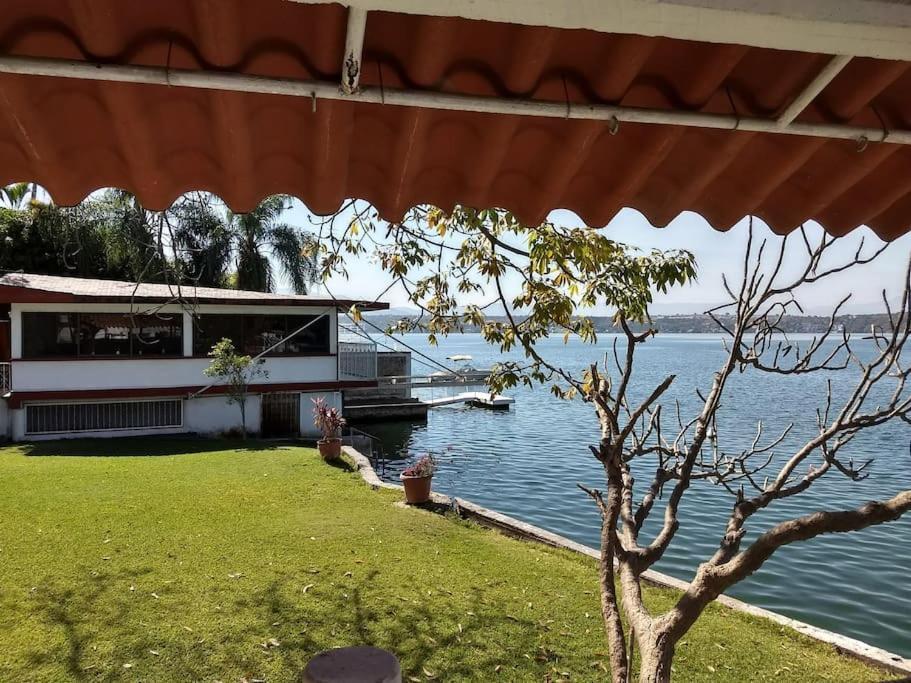 Habitacion Independiente A Pie Del Lago Con Ac Tequesquitengo Exterior foto